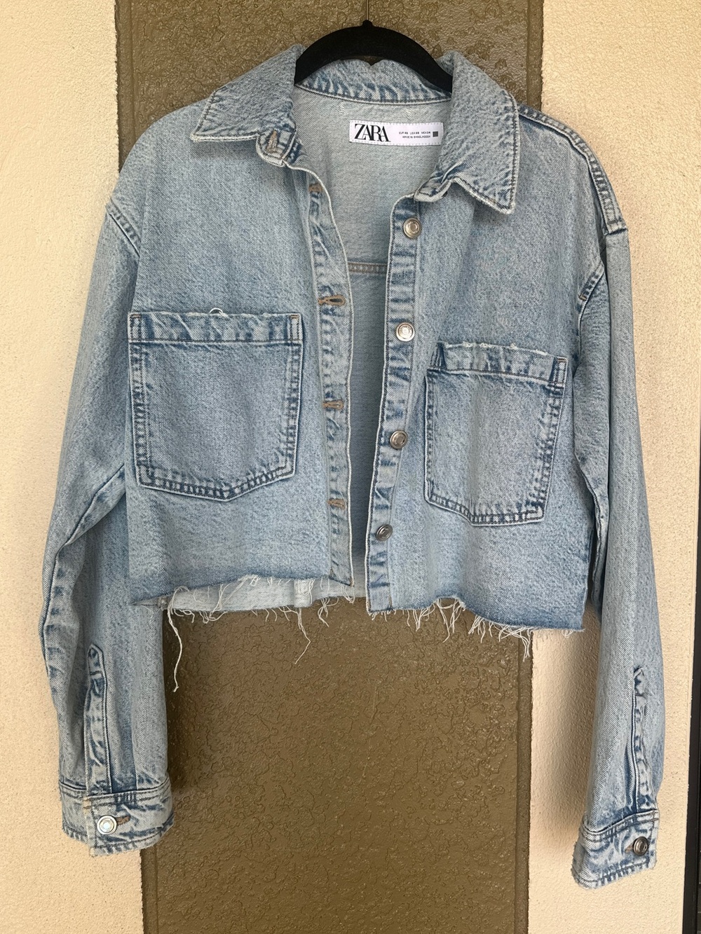ZARA Light Blue Cropped Denim Jacket with Raw Hem